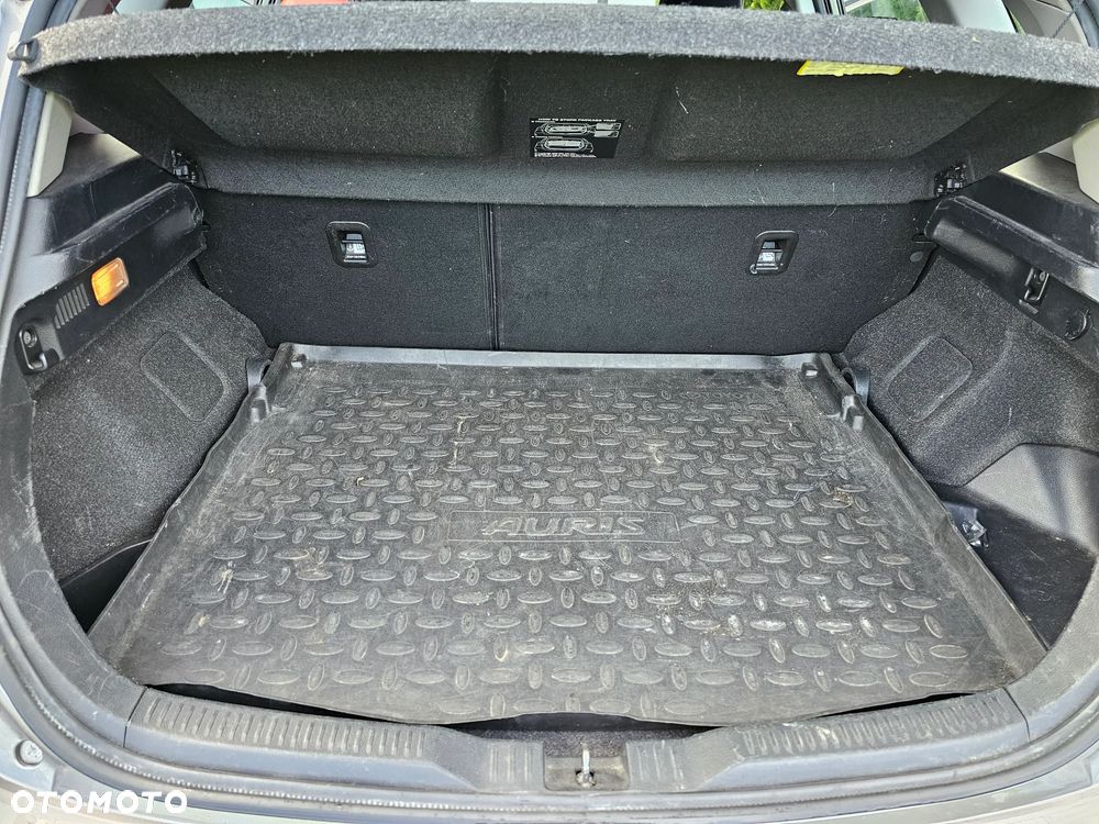 Toyota Auris - 16