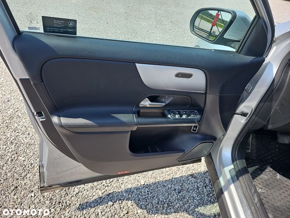 Mercedes-Benz GLA 200 Style - 22
