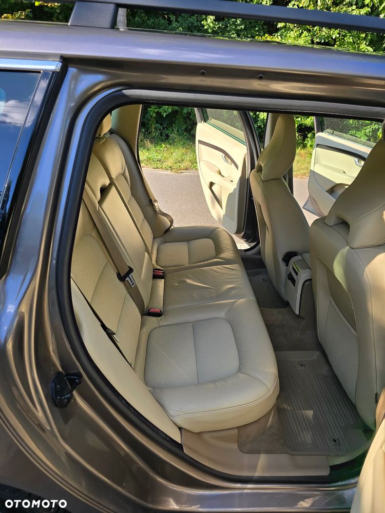 Volvo V70 2.5T Summum - 24