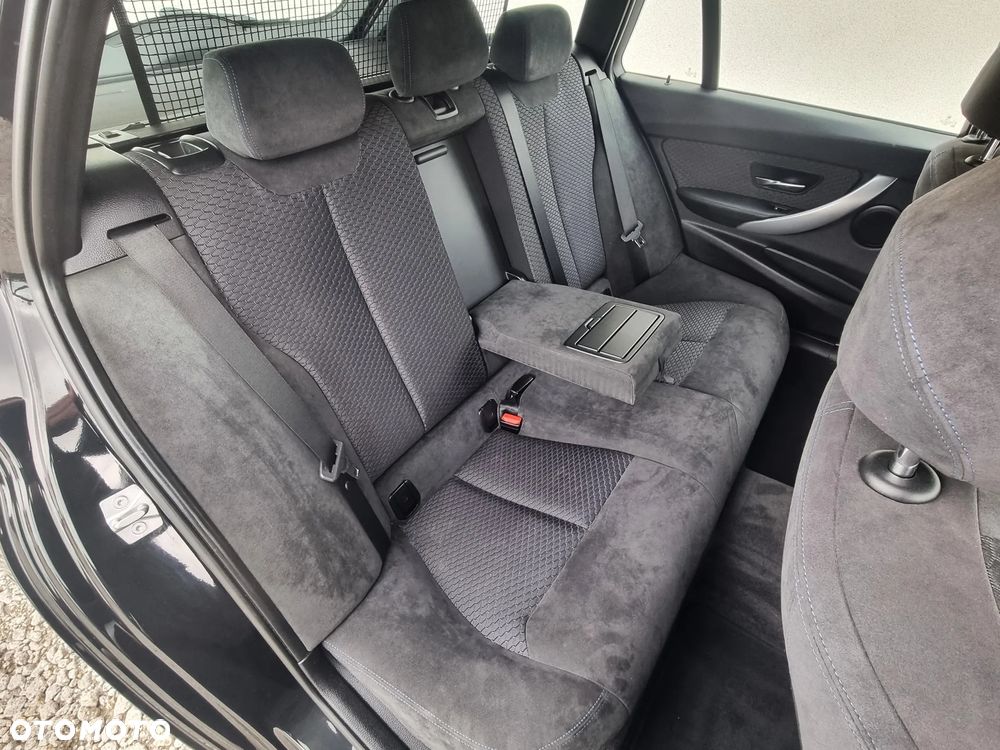 BMW Seria 3 318d M Sport EU6 - 16