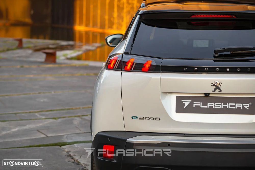 Peugeot e-2008 - 28