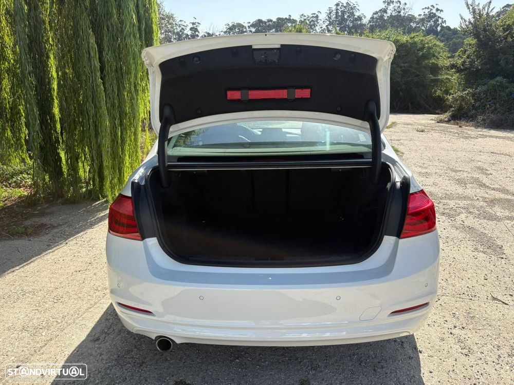 BMW 318 d Auto - 17