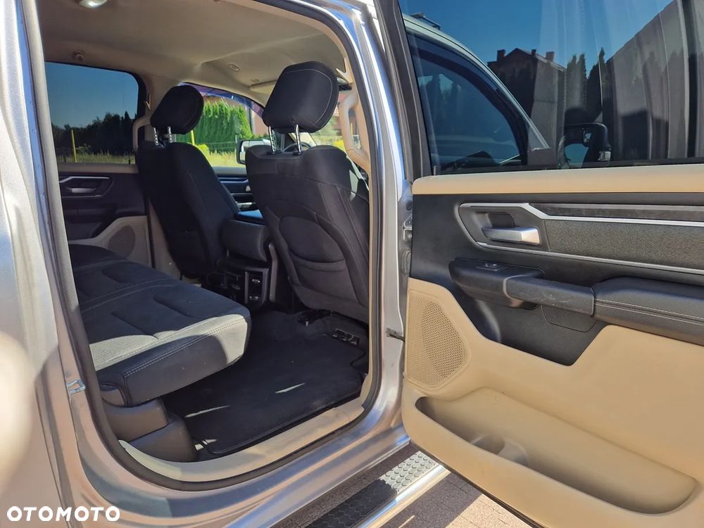 RAM 1500 Crew Cab Shortbed Bighorn - 10