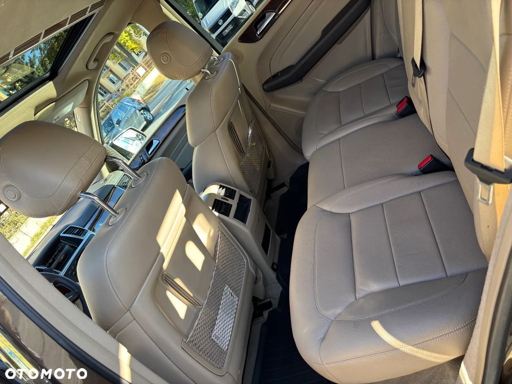 Mercedes-Benz ML 400 4MATIC 7G-TRONIC - 24
