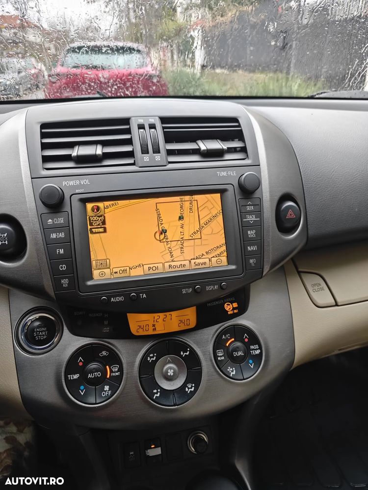 Toyota RAV4 2.2L D-CAT M/T Luxury - 14