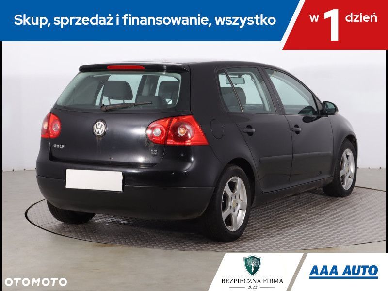 Volkswagen Golf - 6