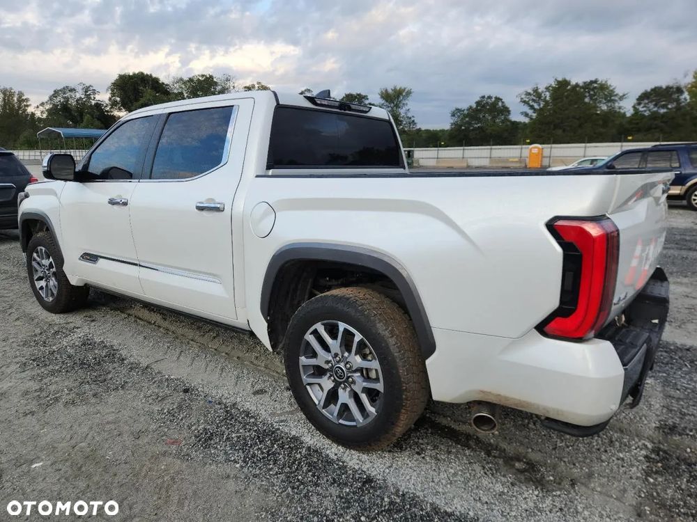 Toyota Tundra - 3