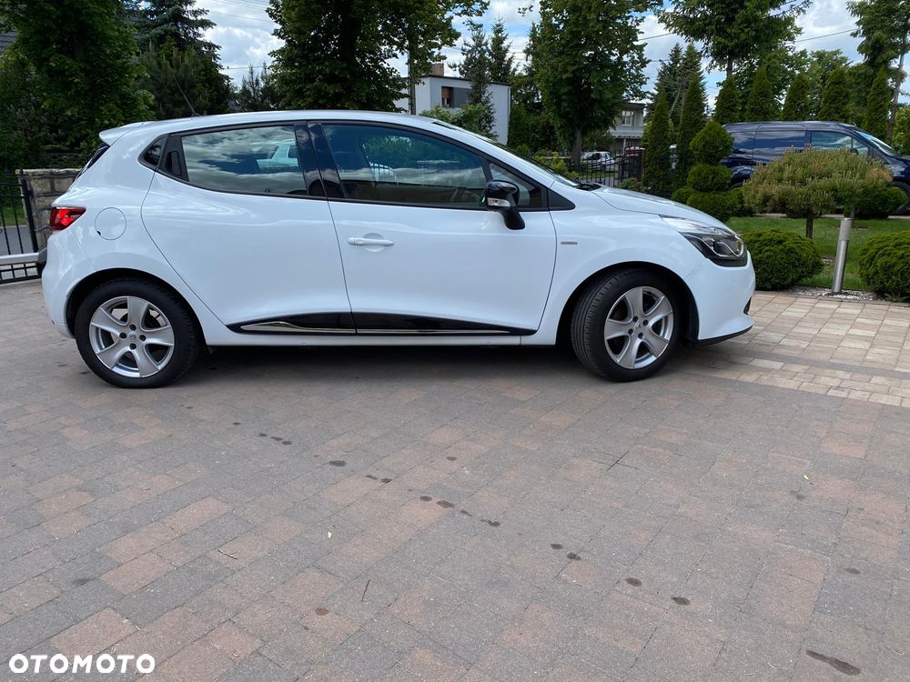 Renault Clio 1.2 16V 75 Expression - 4