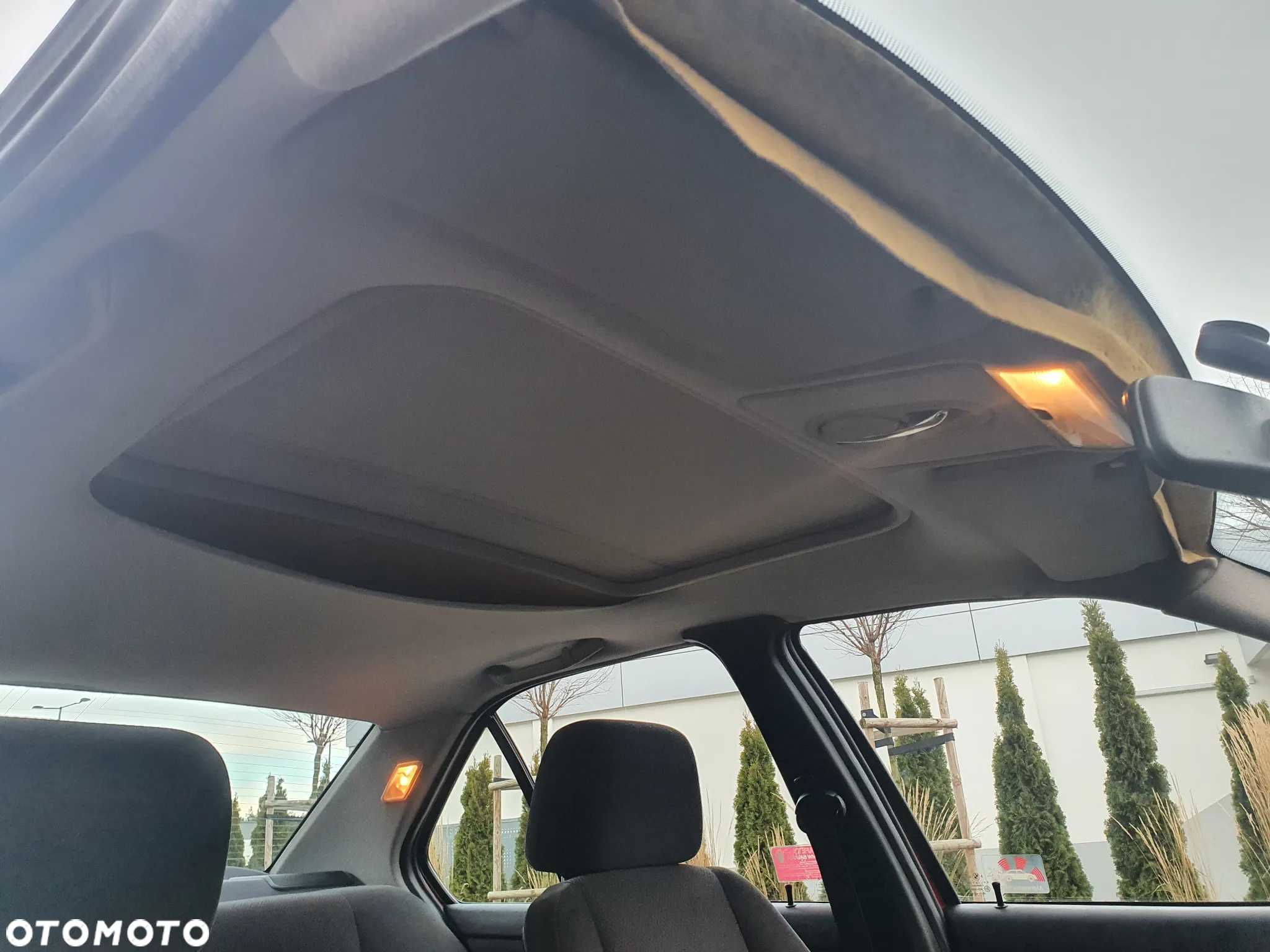 BMW Seria 3 318i - 26