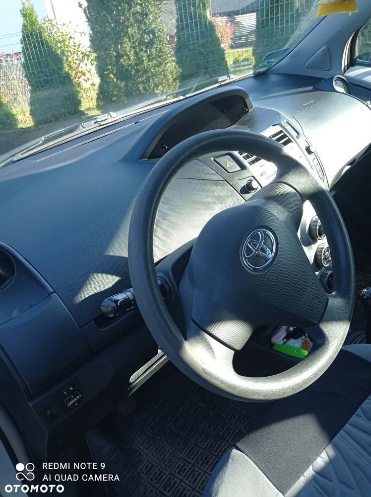 Toyota Yaris 2008 photo 4