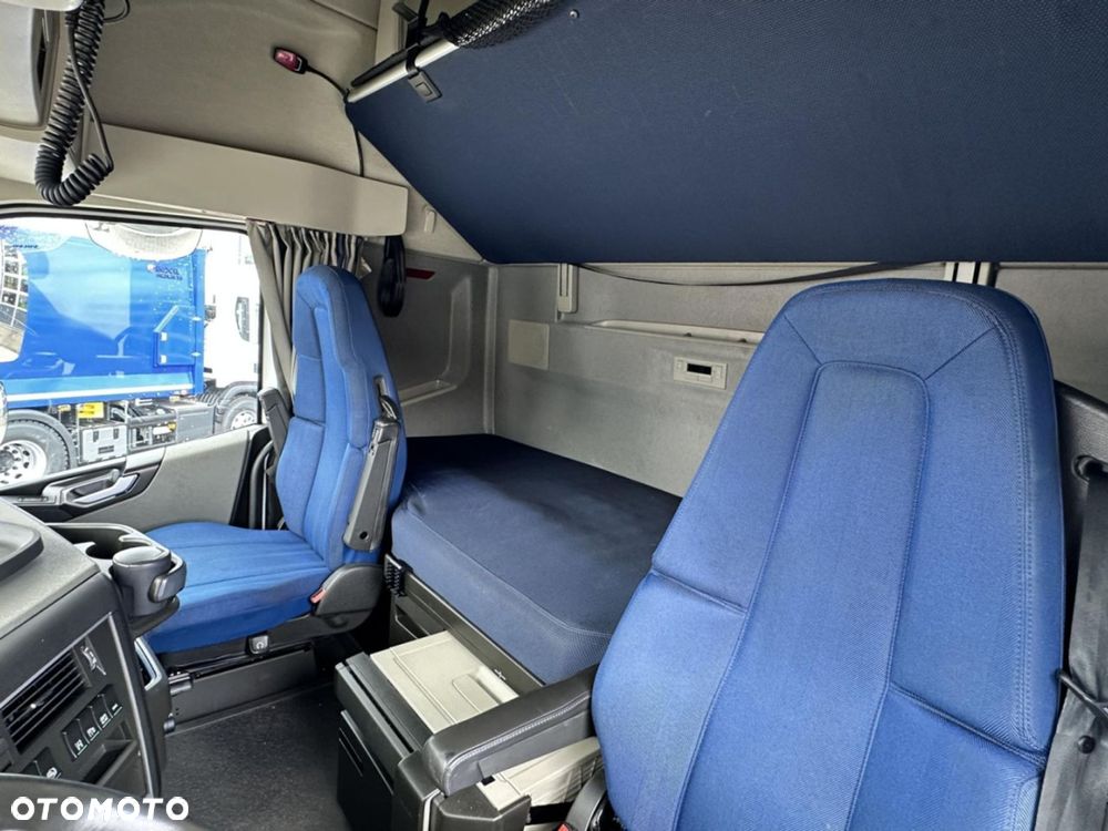 Volvo FH 4X2 460 Globetrotter XL - 13
