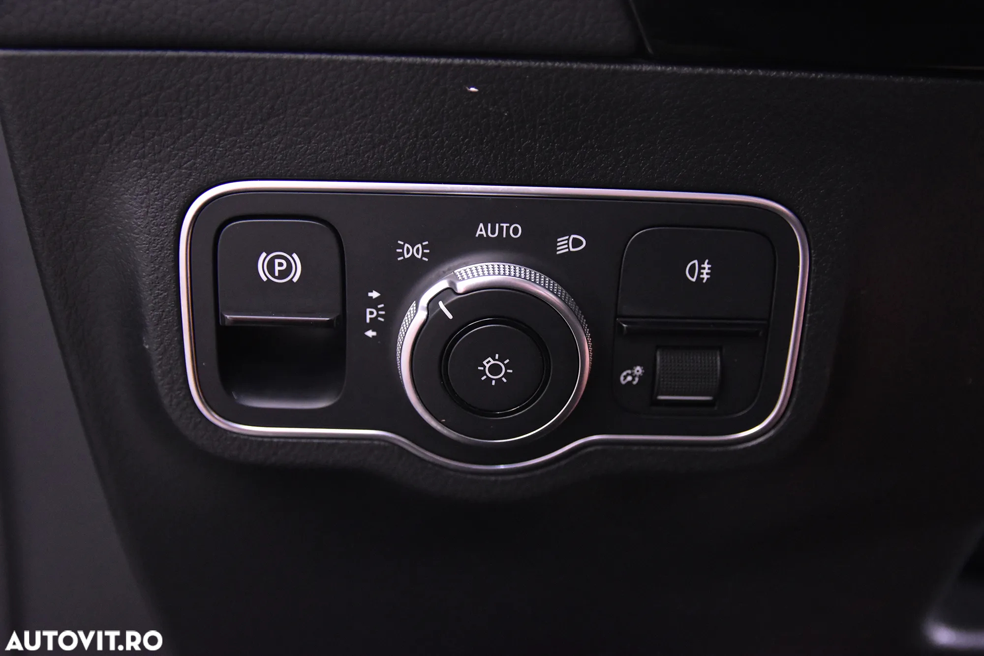 Mercedes-Benz GLA 250 4Matic 8G-DCT - 15