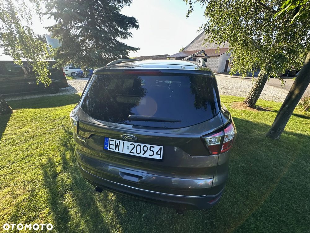 Ford Kuga 2.0 TDCi 2x4 Titanium - 12