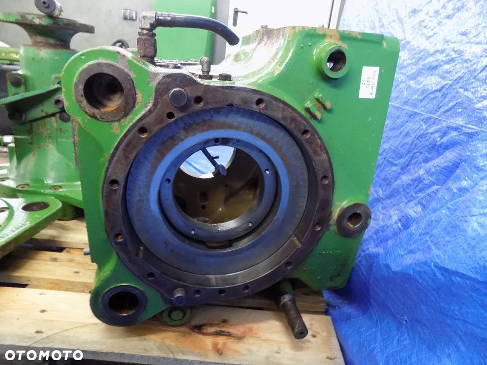 obudowa tylnego mostu tył L78574 john deere 6300 6100 6200 6400 - 4