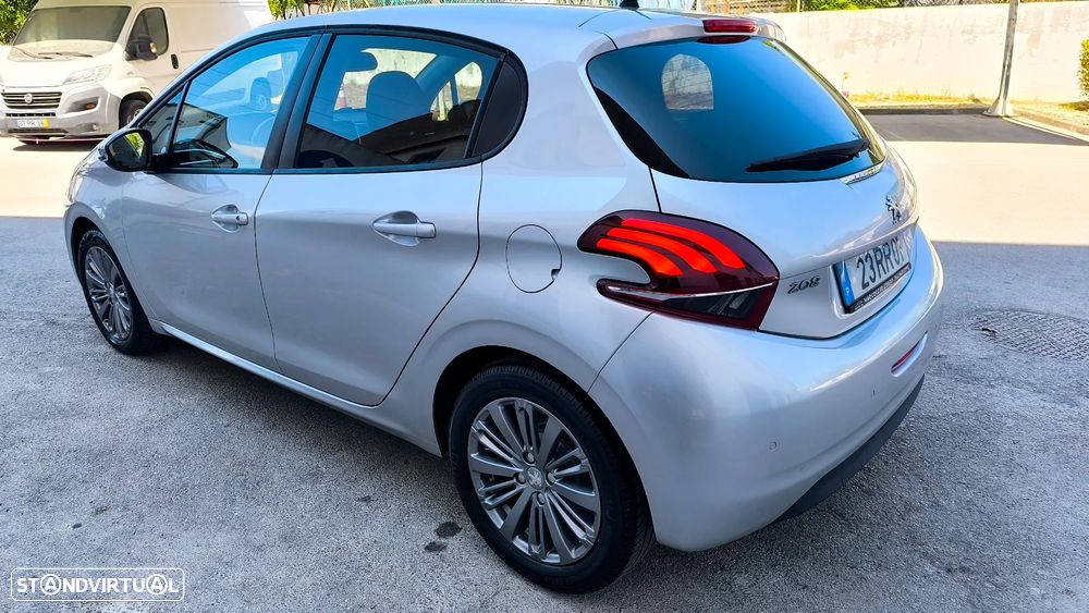 Peugeot 208 1.2 PureTech Style - 18