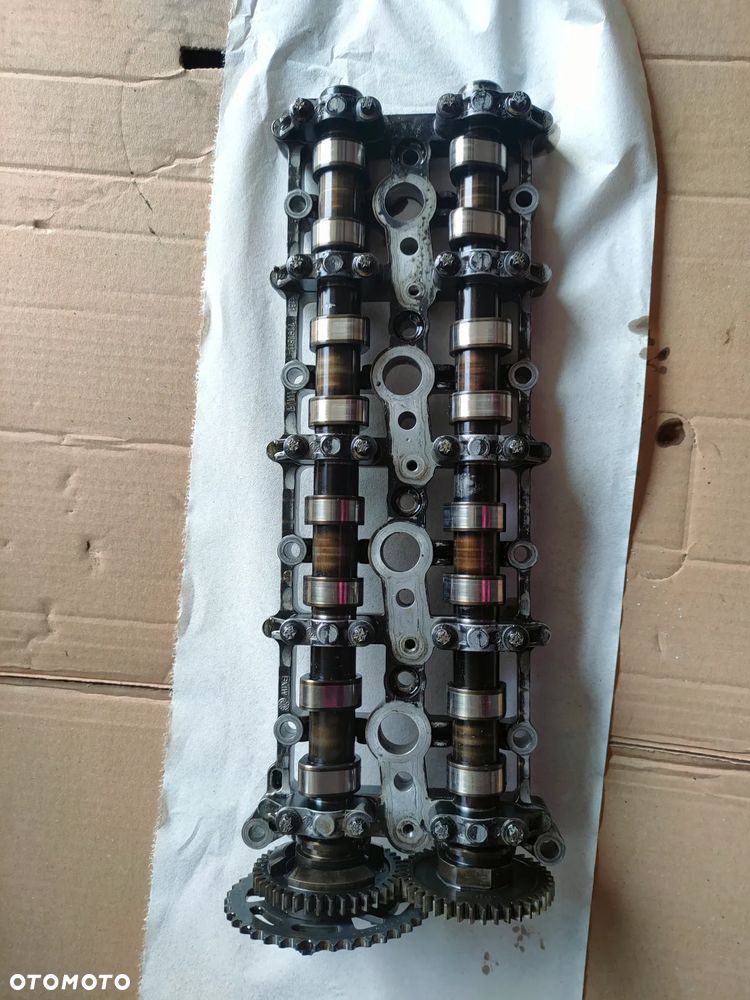 Wałki rozrządu z podstawą BMW F10,F30  2,0D  N47 - 1