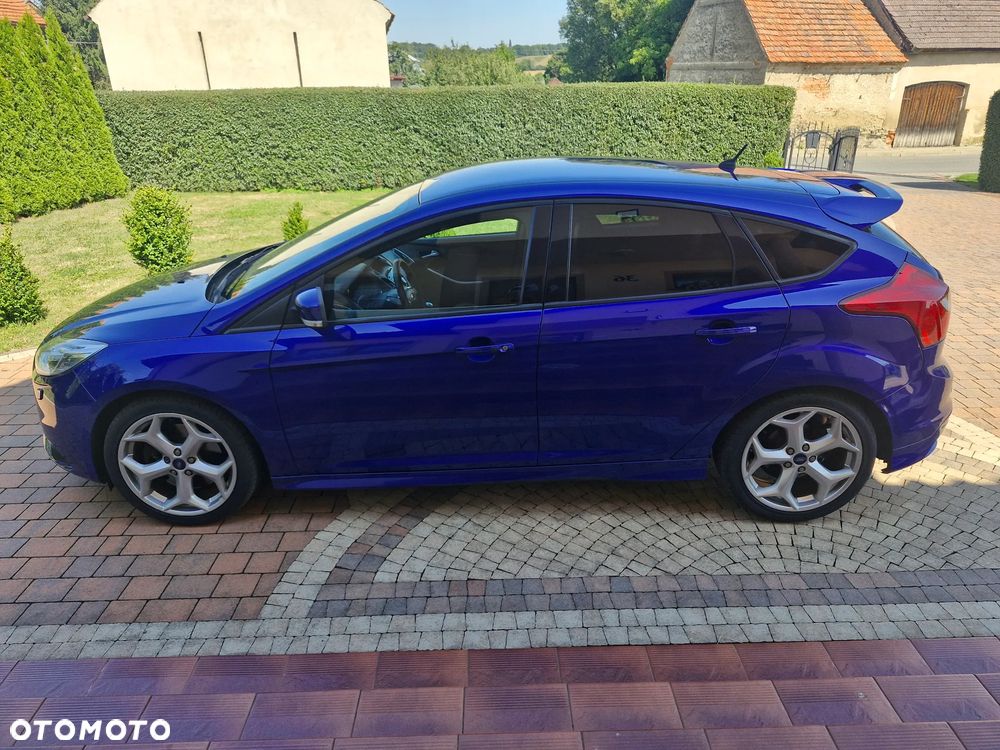 Ford Focus 2.0 EcoBoost ST - 12
