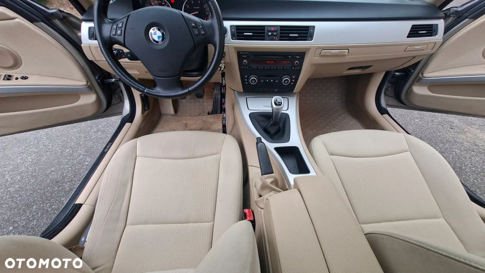 BMW Seria 3 318i Edition Exclusive - 10