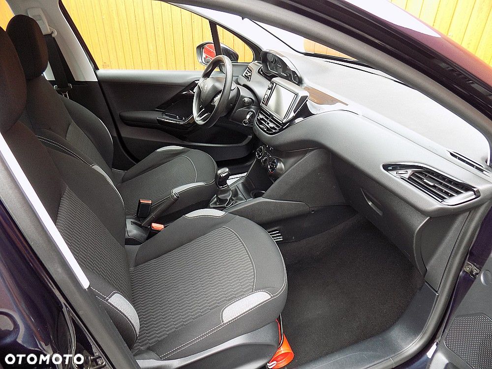 Peugeot 208 PureTech 82 Start & Stop Allure - 8