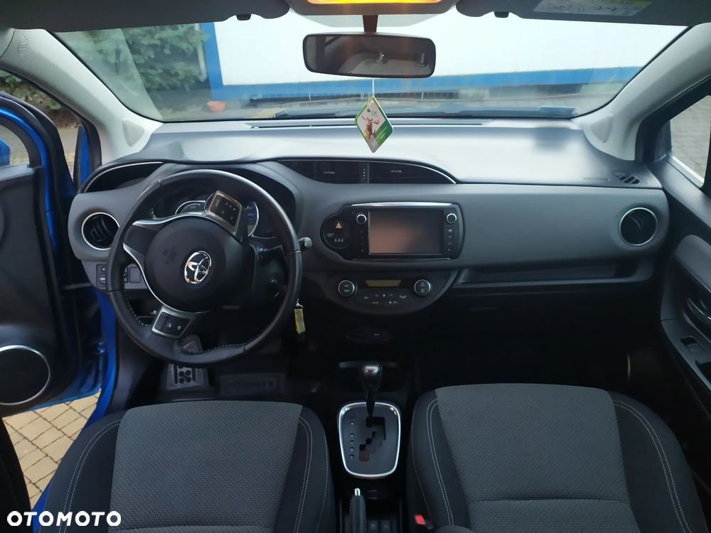 Toyota Yaris Hybrid 100 Active EU6 - 17