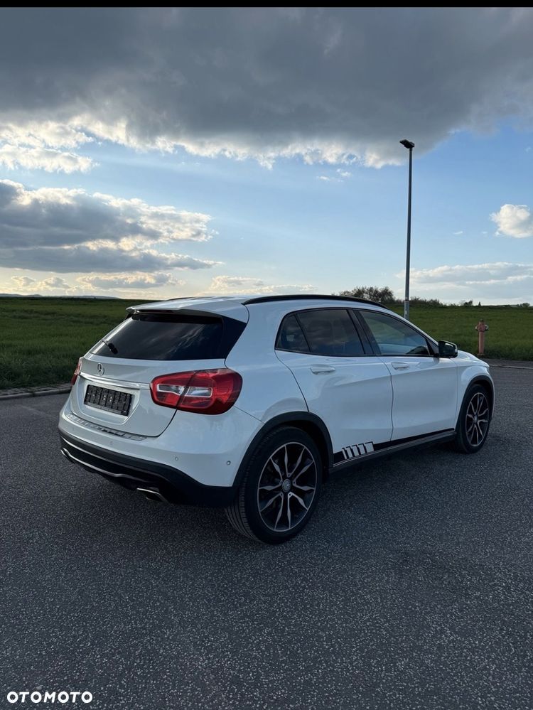 Mercedes-Benz GLA 250 4-Matic - 7
