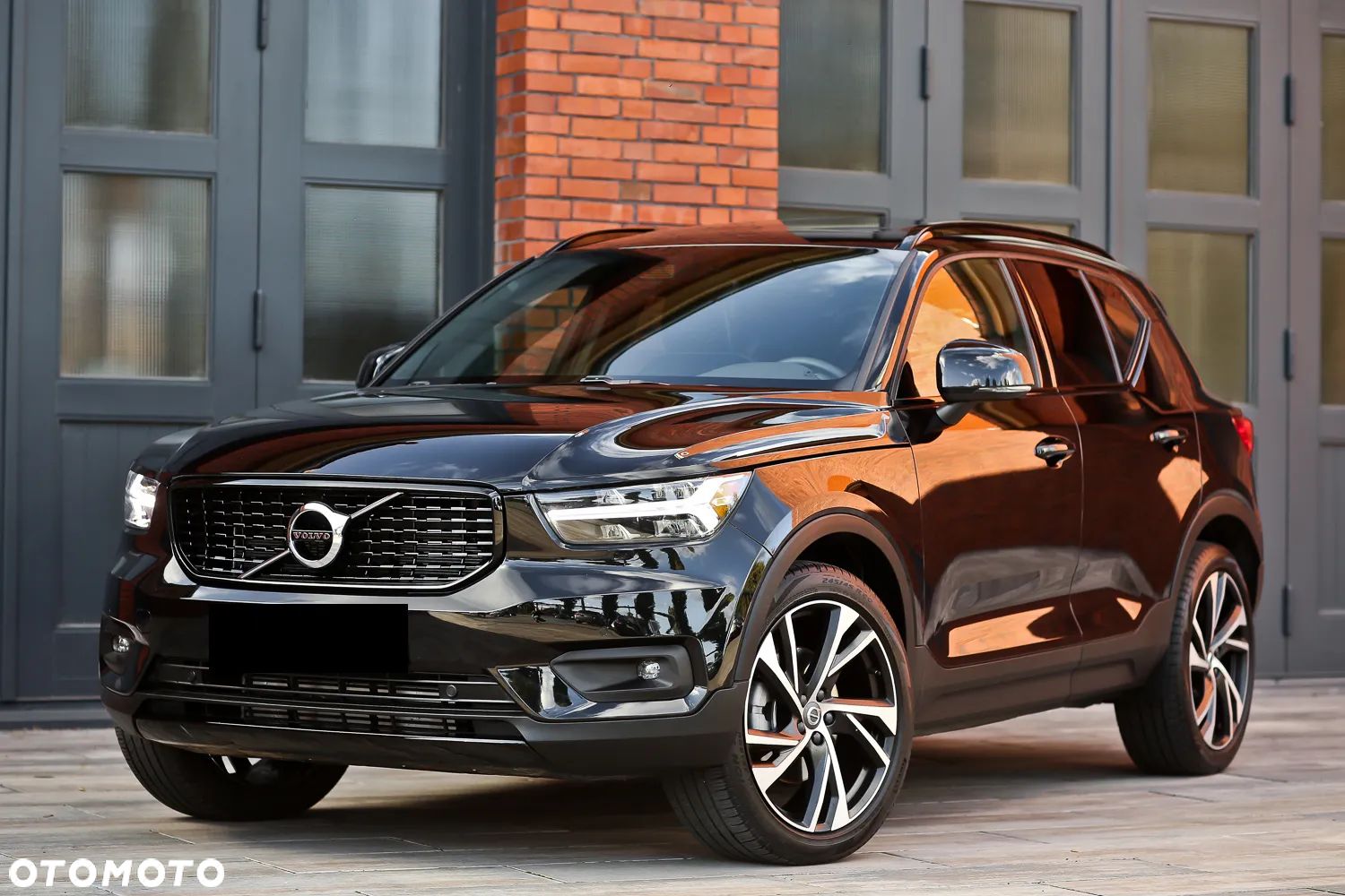 Volvo XC 40 T5 AWD R-Design - 1