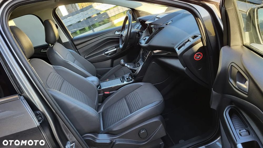 Ford Kuga 2.0 TDCi FWD Titanium - 31