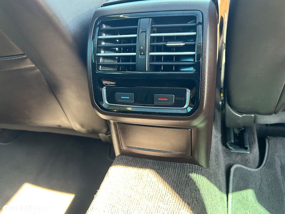 Volkswagen Passat 2.0 TDI Bi-Turbo BMT 4Mot Highline DSG - 16