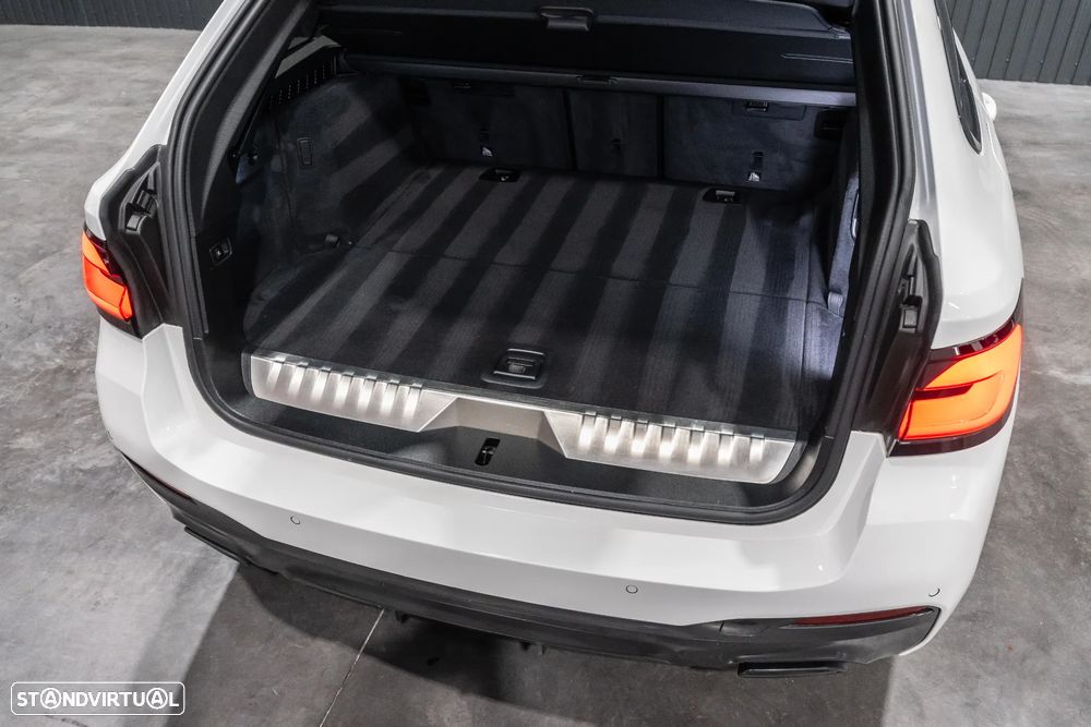 BMW 530 e Pack Desportivo M - 57