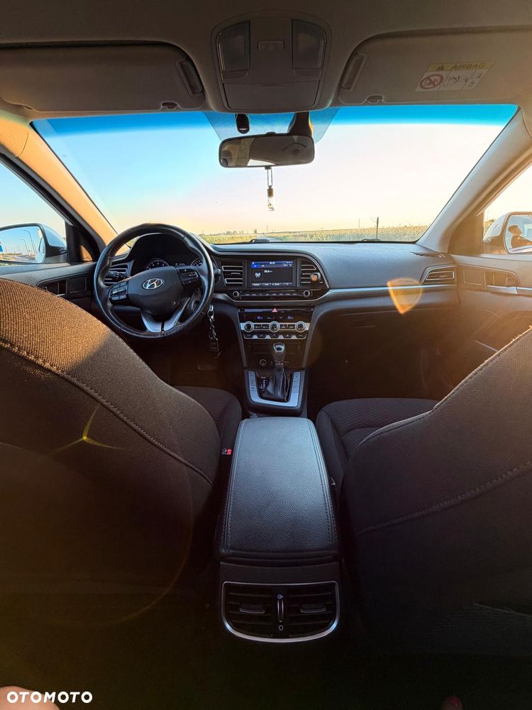Hyundai Elantra 1.6 Style - 11