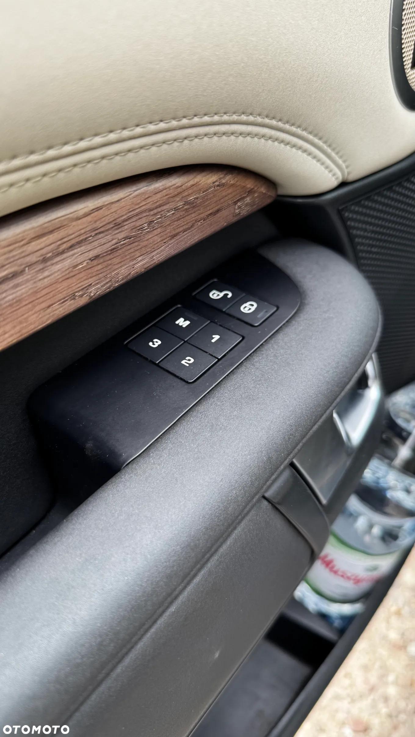 Land Rover Discovery V 2.0 SD4 HSE - 30