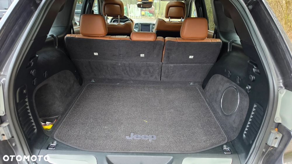 Jeep Grand Cherokee - 25