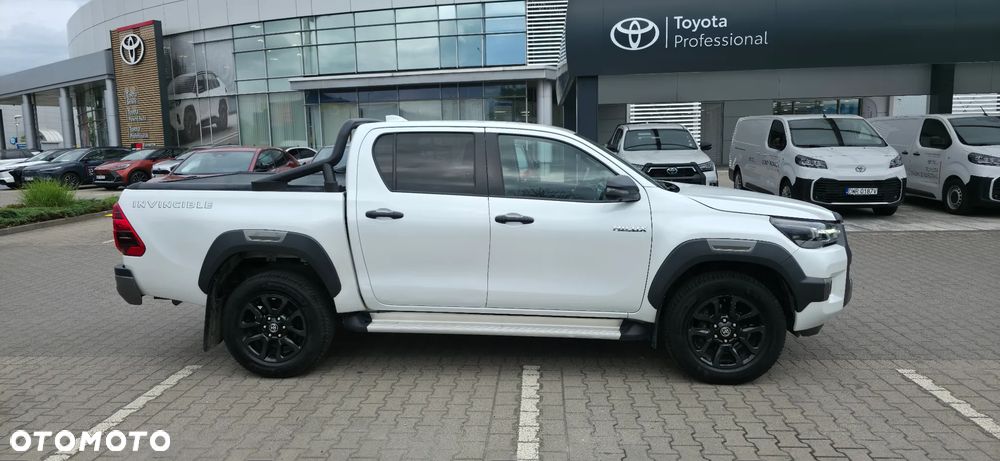 Toyota Hilux 2.8 D-4D Double Cab Invincible 4x4 - 2