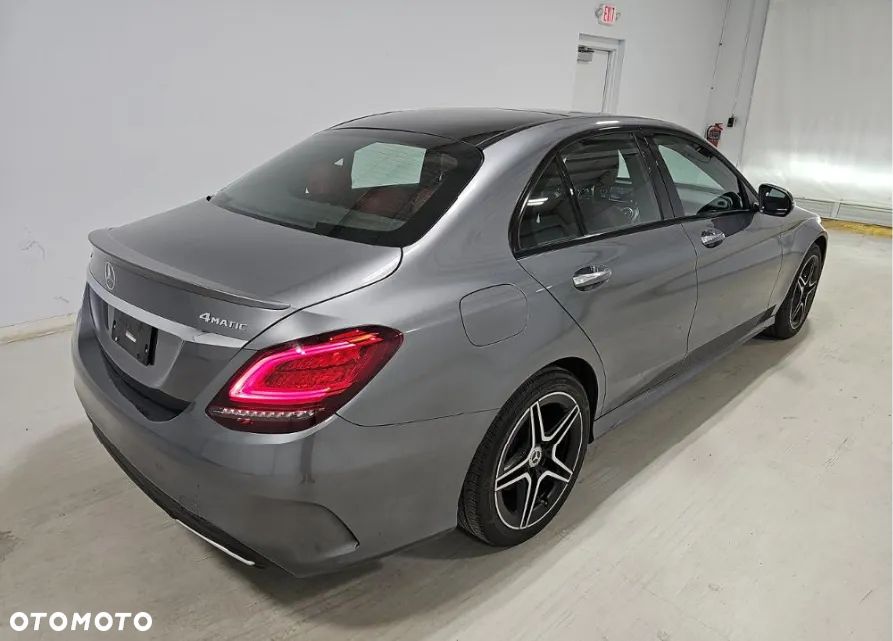 Mercedes-Benz Klasa C 300 4Matic 9G-TRONIC AMG Line - 4