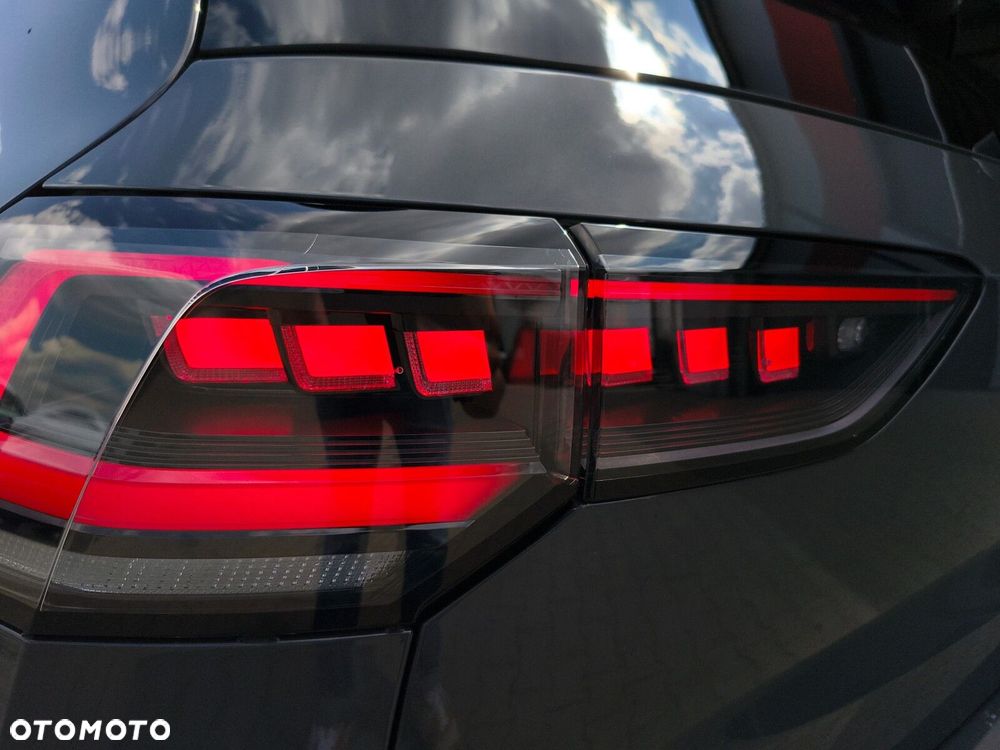Volkswagen Golf - 9