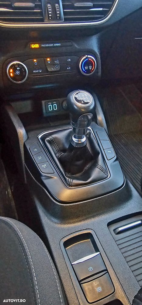 Ford Focus 1.5 EcoBlue Active Business - 33