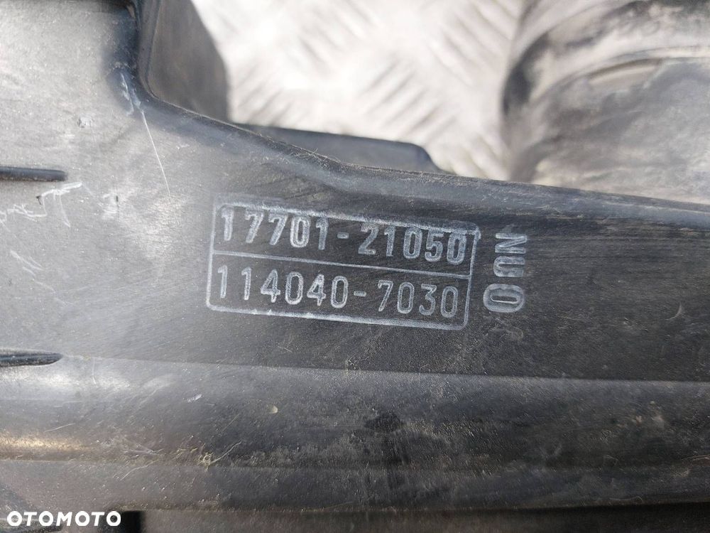 OBUDOWA FILTRA POWIETRZA + RURA DOLOT TOYOTA YARIS I 1.3 16V - 4