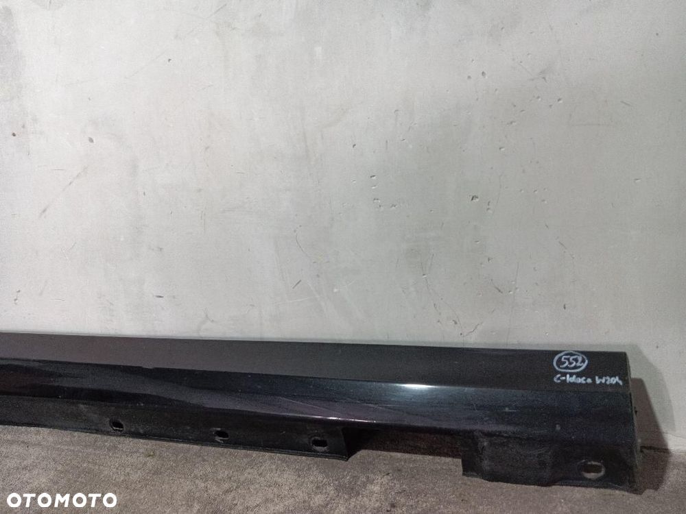 LISTWA PROGOWA PRAWA MERCEDES C KLASA W204 A2046900440 - 2