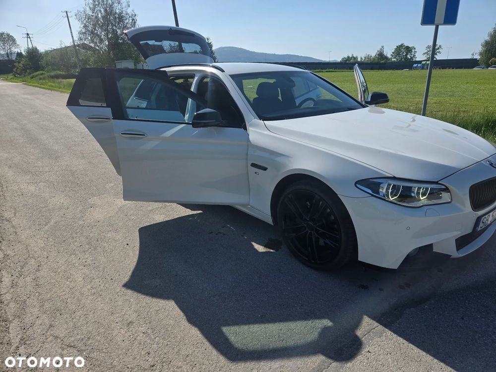 BMW Seria 5 525d xDrive - 12
