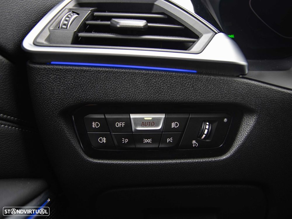 BMW 320 d Auto - 32