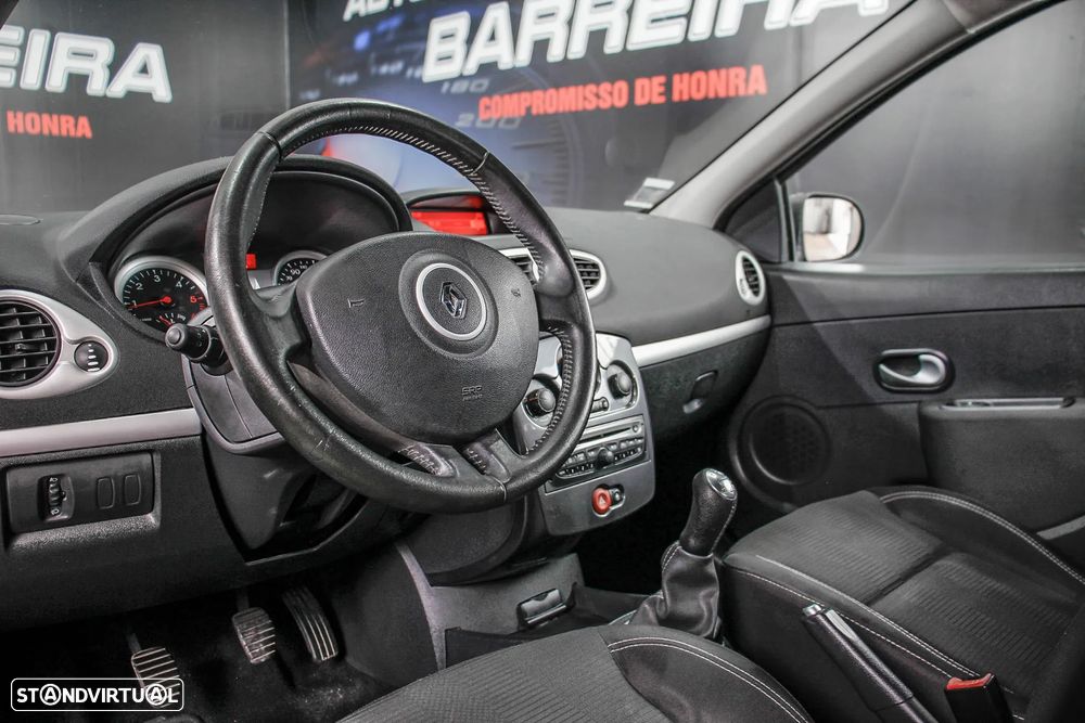Renault Clio Break 1.5 dCi Dynamique S - 19