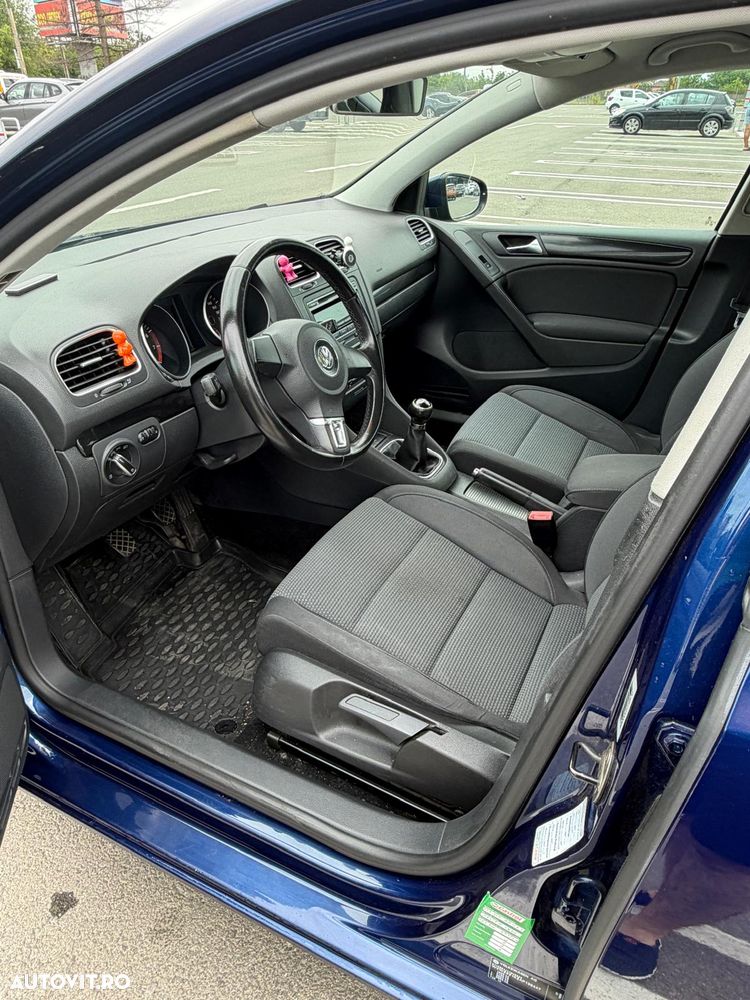 Volkswagen Golf - 11