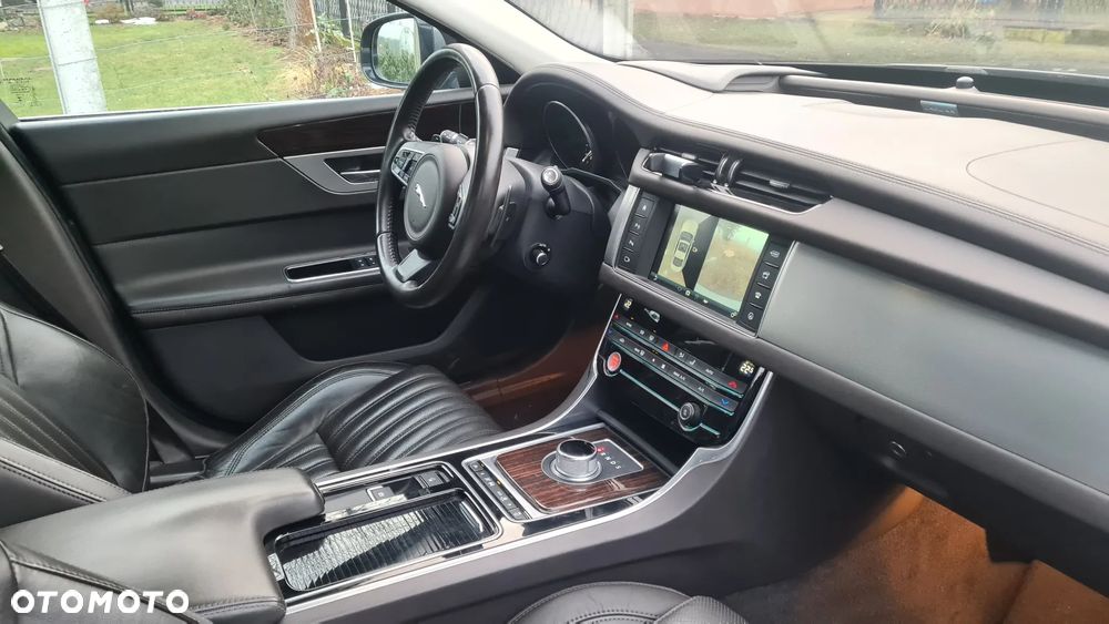 Jaguar XF 20d Portfolio - 2