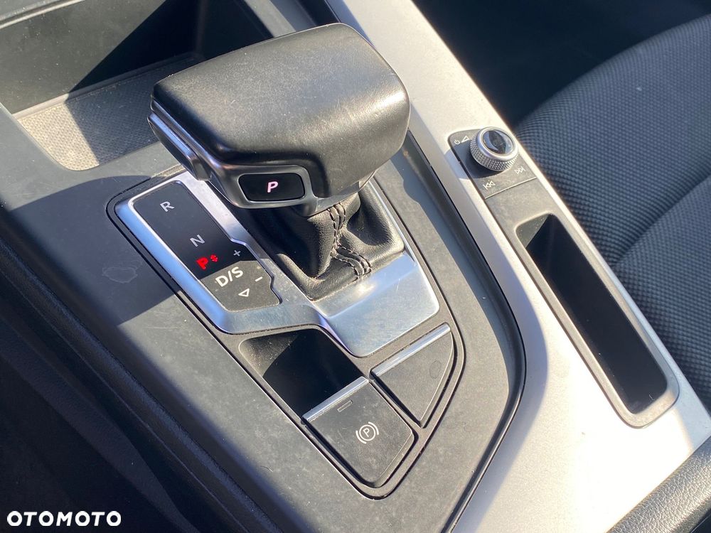 Audi A4 Avant 35 TFSI Sport S tronic - 23