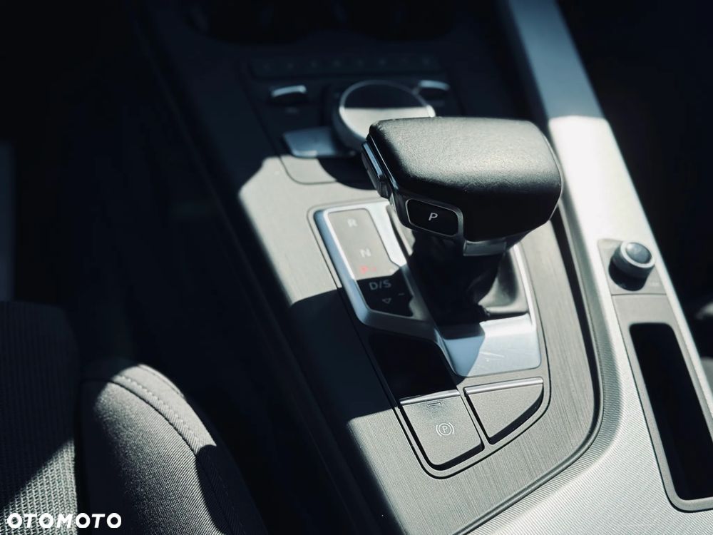 Audi A4 Avant 2.0 TDI S tronic design - 28