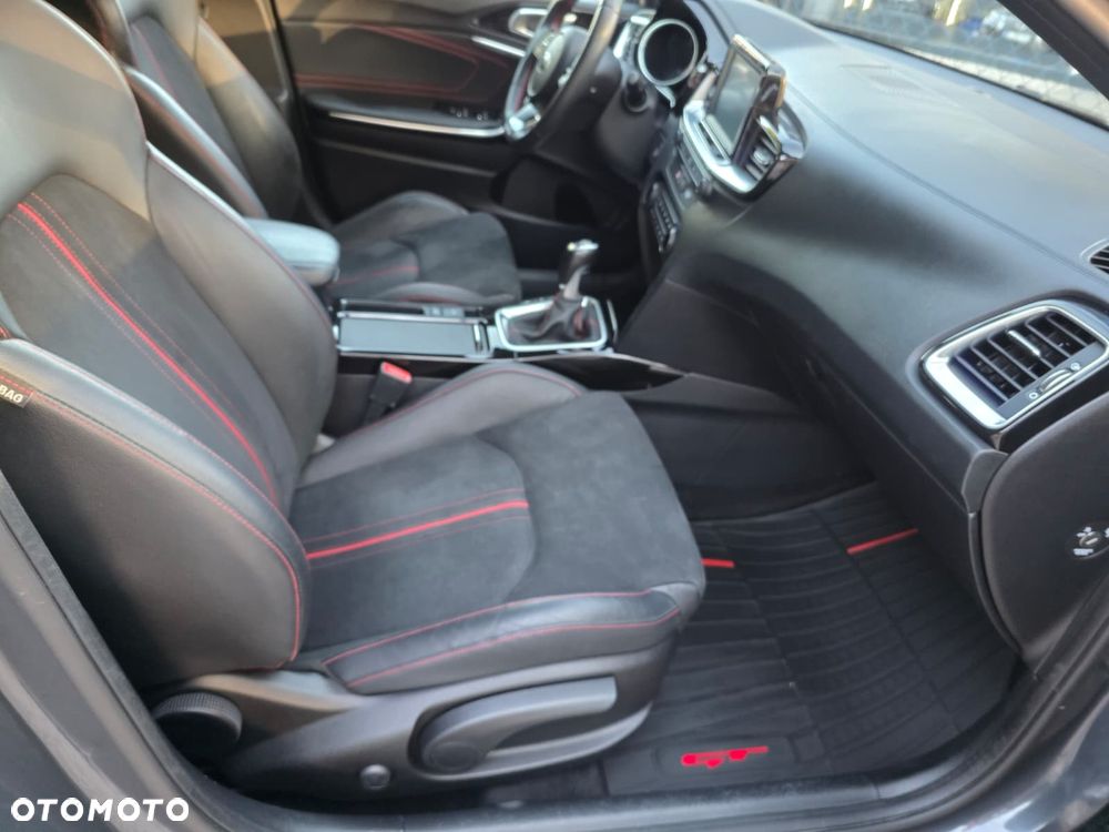 Kia ProCeed 1.6 T-GDI GT - 24