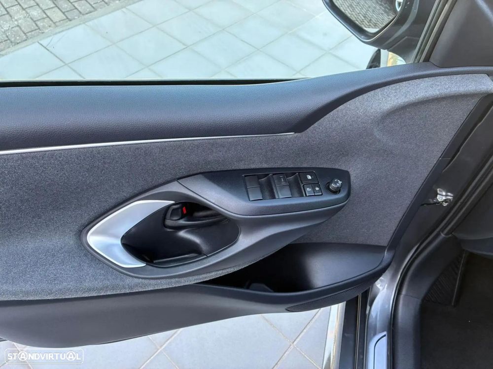 Toyota Yaris - 10