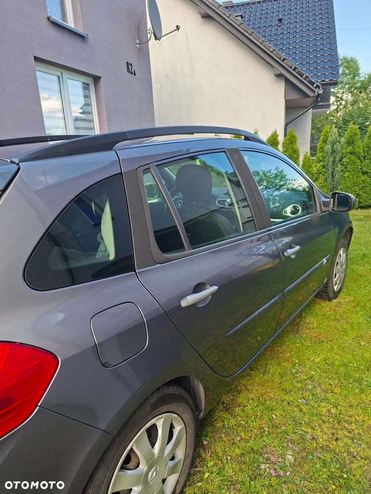 Renault Clio - 2