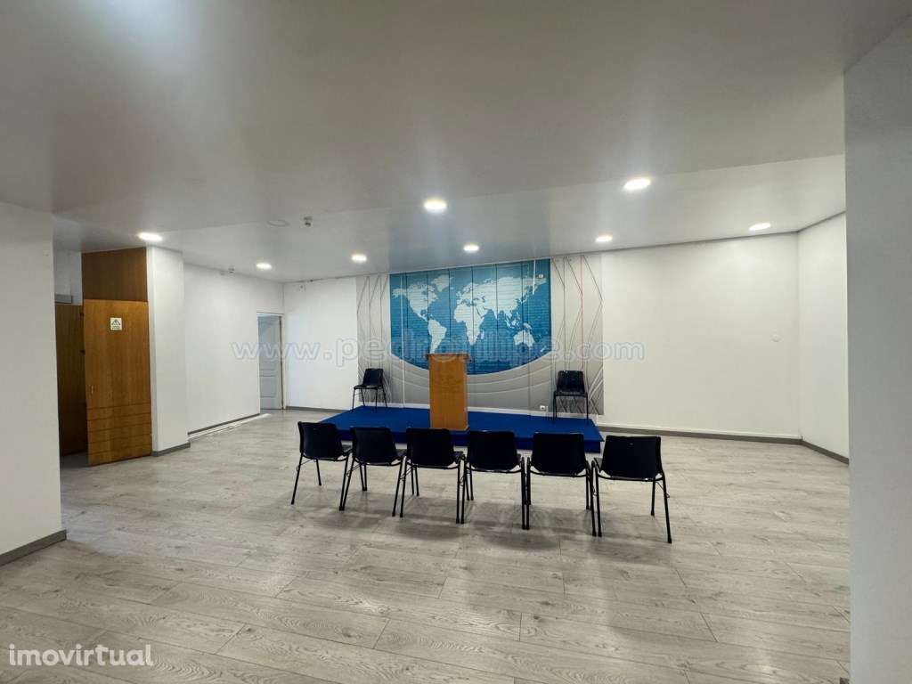 Ampla loja no centro de Sesimbra - Grande imagem: 3/14