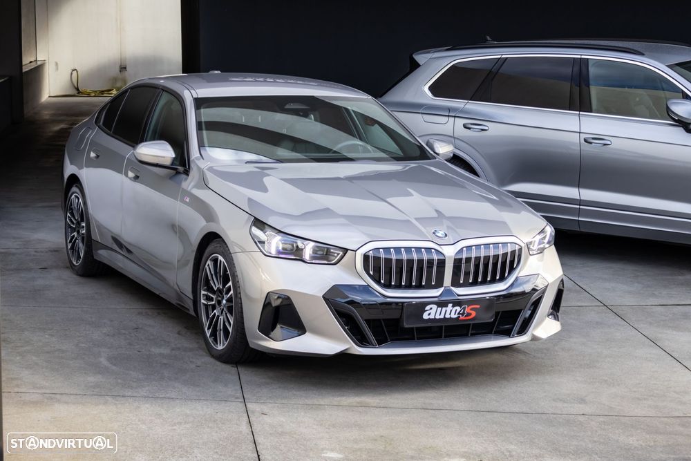 BMW 520 d Pack Desportivo M - 1